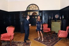 Birinci xanım Mehriban Əliyeva Berlindəki "Berlin-Baku-Galeri" sərgi salonunda və Azərbaycanın Almaniyadakı səfirliyində olub (FOTO)